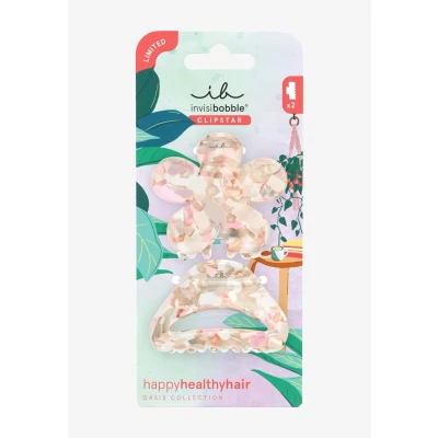Abbildung von invisibobble CLIPSTAR M Oasis Refreshed Bloom 2 teiliges Haarspangen Set 1x Blumen Form &amp; klassisches Design in sanften Beige Rosé Tönen Trendiger Look, sicherer Halt, gesundes Haar