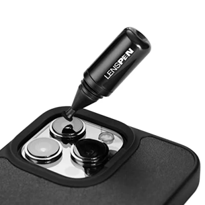 Abbildung von LENSPEN Smarty, kompakter, Leichter Smartphone Kamera Reinigungsstift mit Carbon Compound Technologie zur Entfernung von Fingerabdrücken, Fett, Staub, Verschmutzungen kleinen optischen Geräten