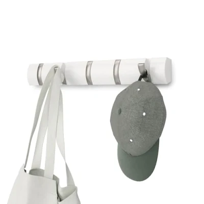 Abbildung von Umbra Flip 5 Garderobenhaken Moderne, Schlichte und Platzsparende Garderobenleiste mit Beweglichen Haken für Jacken, Mäntel, Schals, Handtaschen Mehr, Hochglanz Weiß