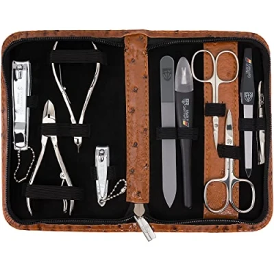Abbildung von DREI SCHWERTER Germany 10 tlg. &#039;Spezia&#039; Maniküreset Nagel Set Etui in Kunstleder Straussoptik cognac Inhalt: Nagelschere, Hautschere, Nagelzange, Pinzette, Glasnagelfeile uvm