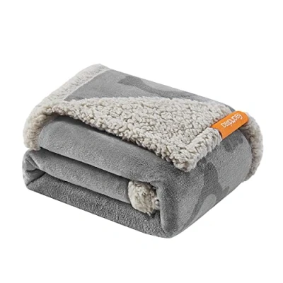 Abbildung von Feandrea wasserdichte Hundedecke, Sherpa Fleece Haustier Decke für Miniaturhunde und kleine Hunde, Katzen, 101 x 73 cm, M, maschinenwaschbar, beidseitiger Sofabezug Schutz, grau PPB040G01