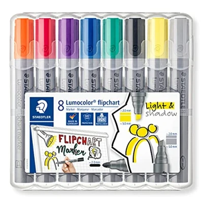 Abbildung von STAEDTLER Lumocolor, farbintensive, schnelltrocknende, geruchsarme Tinte, schlägt nicht durch Papier durch, 8 flipchart Marker in aufstellbarer Box, 356 SWP8