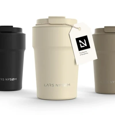 Abbildung von LARS NYSØM Thermo Kaffeebecher to go 380ml Travel Mug 0,38 Liter mit Isolierung Auslaufsicherer Edelstahl Thermobecher für Kaffee und Tee unterwegs Teebecher (Almond Beige, 380ml)