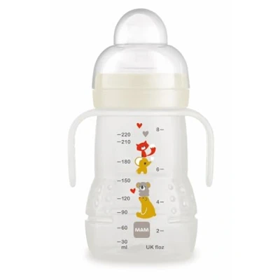 Abbildung von MAM 2 in 1 Flasche und Becher, ab 4 Monaten, 220 ml, mit extra weichem Mundstück auslaufsicherem Sauger aus Skin Soft Silikon, leicht anzunehmen, Griffen zum einfachen Halten, neutral, Stück