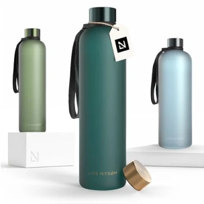 Abbildung von LARS NYSØM Trinkflasche 1l Wasserflasche Ultraleichte Tritan Sport Flasche auslaufsicher, Kohlensäure geeignet für Sport, Büro, Yoga 2 Deckel inkludiert (Green Gold, 1000ml)