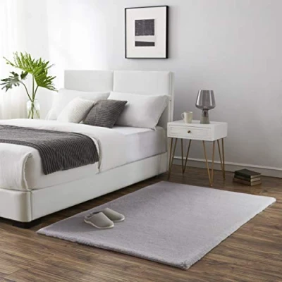 Abbildung von Teppich Wölkchen Fellteppich Kunstfell Waschbar, Hasenfell Imitat, Kaninchenfell, Kurzfell Flauschiger Wohnzimmer, Bettvorleger Schlafzimmer, Fell Grau 140x200cm