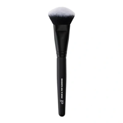 Abbildung von e.l.f. Stain &amp; Tint Blending Brush, Liquid Blush Brush für müheloses Verblenden und ein makelloses Finish, mit synthetischen Borsten, vegan tierversuchsfrei
