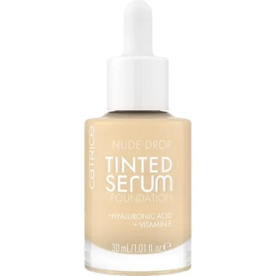 Abbildung von Catrice Nude Drop Tinted Serum Foundation, Nr. 010N, Nude, langanhaltend, mattierend, natürlich, für sensible Haut, vegan, ölfrei, ohne Parfüm, Alkohol, 1er Pack (30ml)