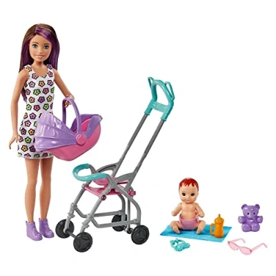 Abbildung von Barbie Skipper Babysitter Inc, mit braunen und lila Haaren, Baby, Kinderwagen, Babytrage, Zubehör, insgesamt 2 Puppen, Geschenk für Kinder, Spielzeug ab 3 Jahre,GXT34