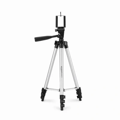 Abbildung von Amazon Basics 127 cm Aluminium Universal Smartphone Stativ mit Drei Achsen Drehung, Schwarz