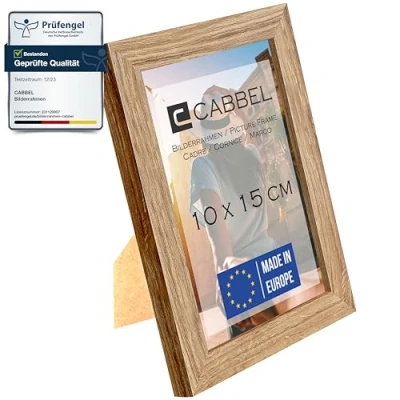 Abbildung von CABBEL Bilderrahmen 10x15 cm, Eiche, stabiles MDF Holz Rahmen, bruchsicherem Plexi Glas, zum Aufhängen &amp; Aufstellen, ideal für Fotos/Bilder/Collage