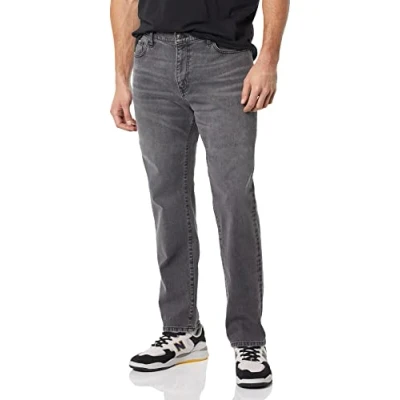 Abbildung von Amazon Essentials Herren Stretchjeans, athletische Passform, Verwaschenes Grau, 40W / 34L