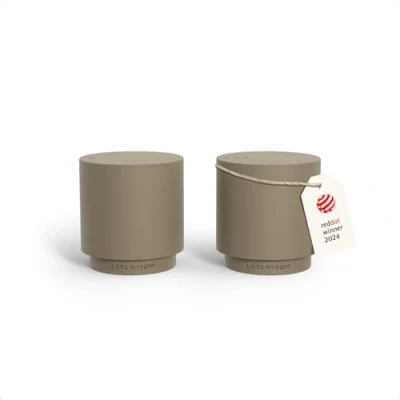 Abbildung von LARS NYSØM Salz und Pfefferstreuer Set Edelstahl Salzstreuer, Minimalistisches Design Gewürzstreuer, leicht nachfüllbar (Taupe Brown)