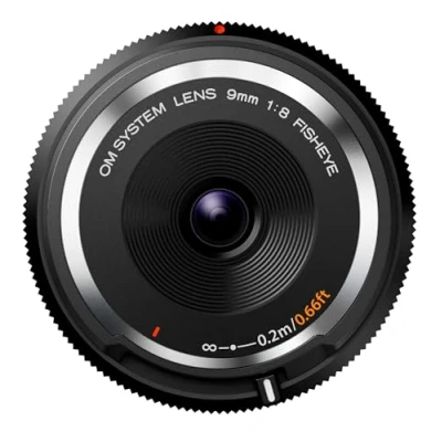 Abbildung von OM SYSTEM Body Cap Objektiv 9mm 1:8.0 Fisheye, geeignet für alle MFT Kameras Olympus, Panasonic, schwarz