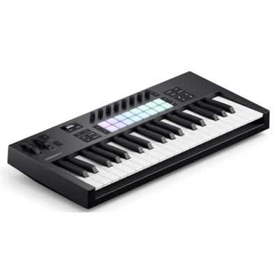 Abbildung von Novation Launchkey 37 [MK4] Kompaktes USB/MIDI Controller Keyboard mit Tasten und DAW Integration. Akkord Skalenmodi, 8 Drum Pads Arpeggiator. Inklusive Musikproduktions Software Bundle
