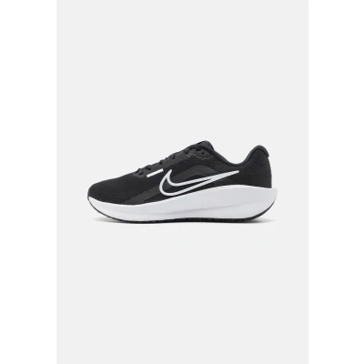 Abbildung von Nike Performance Downshifter 13 Laufschuh Neutral, Damen, Größe: 36, Black/white/dark smoke grey Schuhe