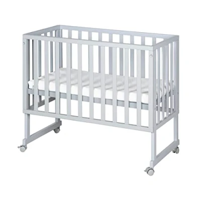 Abbildung von oba Stuben und Beistellbett safe asleep® 3 in 1 45 x 90 cm Höhenverstellbar Komplettes Anstellbett mit Matratze + Canvas Barriere Bett Set für Babys Holz taupe/grau