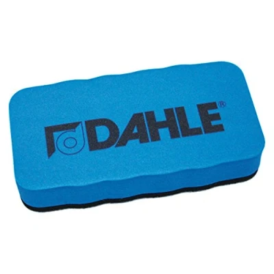 Abbildung von Dahle Whiteboard Schwamm (Magnetischer Wischer für Trockenreinigung auf vielen Oberflächen) blau, 1 Stück