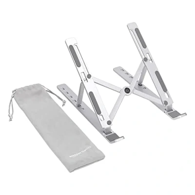Abbildung von Amazon Basics Verstellbarer ergonomischer Laptopständer mit Wärmeabzug, stufenlose Höhen und Winkelverstellung, ideal für einen Laptop bis 43,9 cm (17,3 Zoll), 23.9 x 16.5 3.9 cm, Silber