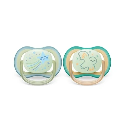 Abbildung von Philips AVENT ultra air Nighttime Schnuller 2er Pack, BPA freier, atmungsaktiver, im Dunkeln leuchtender für Babys von 0 6 Monaten, inklusive Transport und Sterilisationsbox