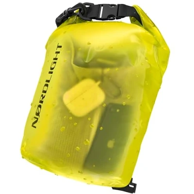 Abbildung von Nordlight Dry Bag 15L Wasserdichter Beutel (Gelb) Packsack Mit Roll Top Verschluss Und Schultergurt Schwimmen, Baden, Strand, Kanu, Stand Up Paddling, Tauchen
