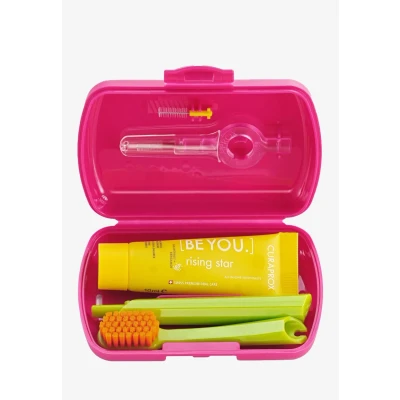 Abbildung von Curaprox Travel SET Körperpflegeset, Größe: One Size, Red