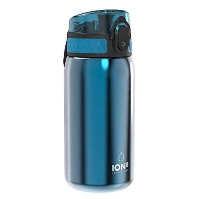 Abbildung von Ion8 Kinder Trinkflasche, Edelstahl 400ml, Auslaufsicher, Einhandöffnung, Sichere Verriegelung, Spülmaschinenfest, Klappdeckel, Tragegriff, Leicht zu Reinigen, Langlebig &amp; Kratzfest, Blau