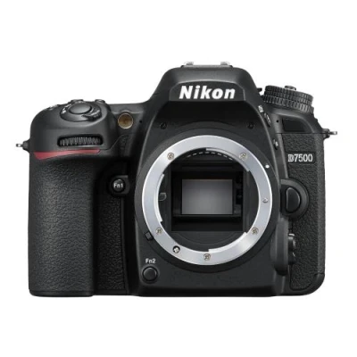Abbildung von Nikon D7500 Digital SLR im DX Format (20,9 MP, EXPEED 5 Prozessor, AF System mit 51 Messfeldern, ISO 100 51.200, 4K UHD Video incl. Zeitraffer Video)