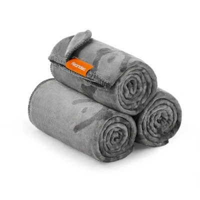 Abbildung von Feandrea Hundedecke, waschbar, 3er Set Haustier Decke, L, 127 x 102 cm, für kleine und mittelgroße Hunde, Flanell, Schutzdecke Sofa, schiefergrau PPB014G01