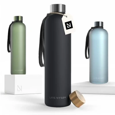 Abbildung von LARS NYSØM Trinkflasche 1l Wasserflasche Ultraleichte Tritan Sport Flasche auslaufsicher, Kohlensäure geeignet für Sport, Büro, Yoga 2 Deckel inkludiert (Carbon Black, 1000ml)