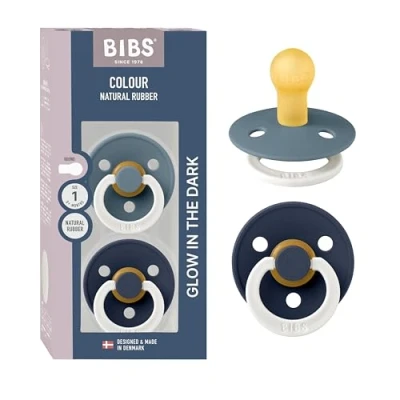 Abbildung von BIBS Colour Glow Schnuller 2er Pack. BPA frei. Leuchtet im Dunkeln. Kirschform Nippel. Naturkautschuk/Latex. Hergestellt in Dänemark. Größe 1 (0 6 Monate). Petrol Glow/Deep Space