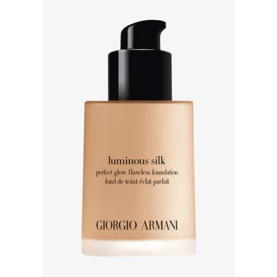 Abbildung von Giorgio Armani Luminous Silk Foundation 6,5