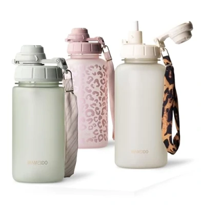 Abbildung von MAMEIDO Trinkflasche Kinder 500ml mit Strohhalm &amp; Trageschlaufe aus Tritan, Wasserflasche auslaufsicher, Flasche BPA frei für Jungen Mädchen (Desert Sage, 0,5l)