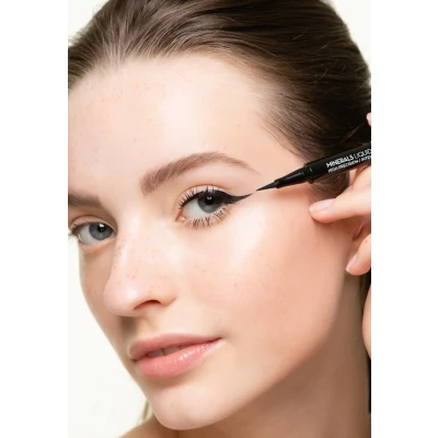 Abbildung von Korres Volcanic Minerals Liquid Eyeliner Eyeliner, Damen, Größe: 1.2 g, Black