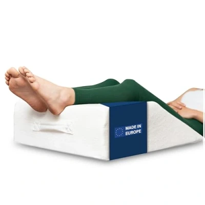 Abbildung von Dreamzie Ergonomisches Venenkissen Beinhochlagerungskissen Made in EU und Oeko TEX Beinkissen Memory Schaum Beinauflage Atmungsaktiv Waschbar Hypoallergen