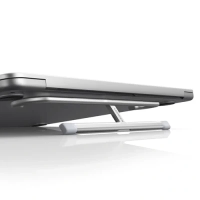 Abbildung von UGREEN Laptop Ständer Mini Faltbar, Aluminium Ultraleichter Selbstklebender unsichtbarer Laptopständer, Höhenverstellbar 30 mm, Notebook Kompatibel mit MacBook Air, Pro, Dell, Lenovo