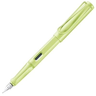 Abbildung von Lamy safari springgreen Füller Füllhalter mit ergonomischem Griff &amp; polierter Stahlfeder in Strichbreite EF robuster ASA Kunststoff inkl. Tintenpatrone T 10 blau Rechtshänder