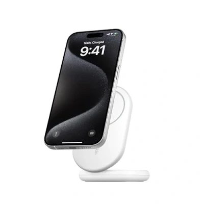 Abbildung von Belkin BoostCharge MagSafe Ladegerät, magnetisches einklappbares kabelloses Ladegerät Qi2, 15 W, kompatibles Schnellladegerät, für iPhone Serie 16, 15, 14, 13, 12 und Standy Modus Weiß