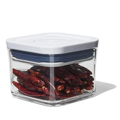 Abbildung von OXO Good Grips POP Behälter luftdichte, stapelbare Aufbewahrungsbox mit Deckel für Lebensmittel 0,4 l Kräuter und mehr, Weiß
