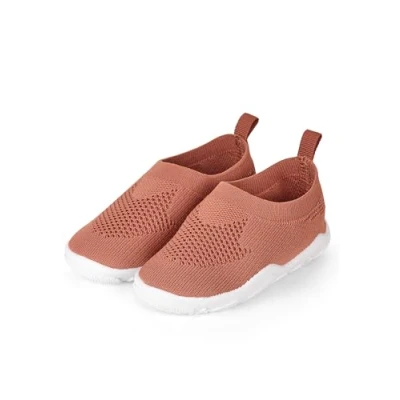 Abbildung von Sterntaler Badeschuhe einfarbig Kinder Aquaschuhe schnelltrocknend Unisex Schwimmschuhe, bequeme Strand Slipper, lehmbraun, Größe 24