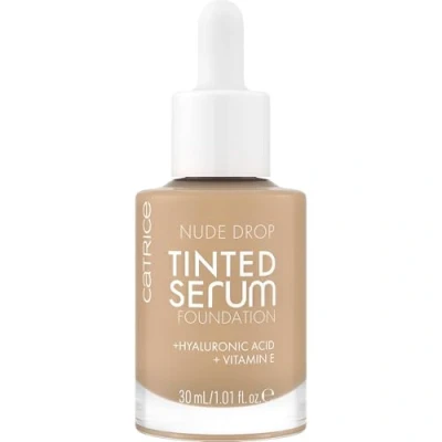 Abbildung von Catrice Nude Drop Tinted Serum Foundation, Nr. 030C, Nude, langanhaltend, mattierend, natürlich, für sensible Haut, vegan, ölfrei, ohne Parfüm, Alkohol, 1er Pack (30ml)