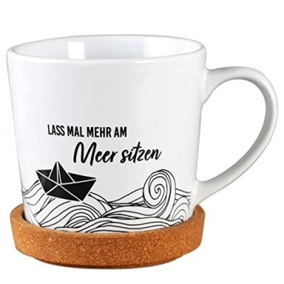 Abbildung von Papierdrachen Hochwertige Tasse aus Keramik mit passendem Kork Untersetzer Tischdeko Kaffeetisch Kaffeetasse Lass mal mehr am Meer sitzen für Kaffee, Tee und