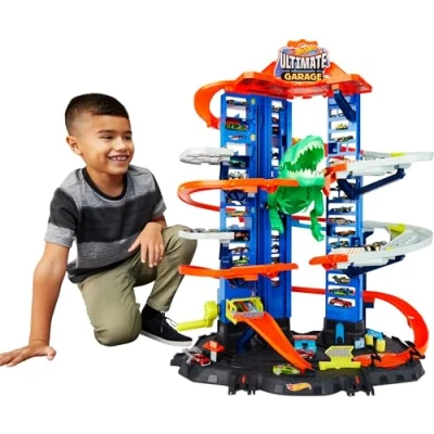 Abbildung von Hot Wheels Garage, Parkgarage inkl. 2 Spielzeugautos, mit mehrstöckiger Autorennbahn, T Rex Angriff und Platz für +100 Autos, Höhe: 90cm, Auto Spielzeug, Spielzeug ab 5 Jahre, GJL14