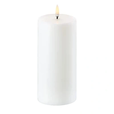 Abbildung von UYUNI Beleuchtung Flammenlose LED Stumpenkerze Künstliche batteriebetriebene Kerze mit flackernder 3D Flamme, Nordic White, 7,8 x 15 cm