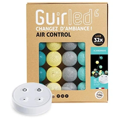 Abbildung von GuirLED LED Baumwollkugeln Lichterkette USB Drahtlose Fernbedienung Baby Nachtlicht 2h Dual 2A Netzteil enthalten 4 Intensitäten 32 Kugeln 3.2m Skandinavisch