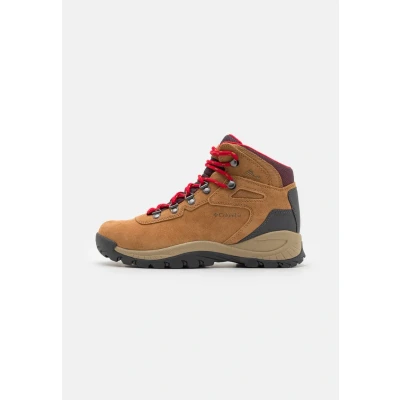 Abbildung von Columbia Newton Ridge PLUS Waterproof Amped Hikingschuh, Damen, Größe: 39, Elk/ mountain red Schuhe