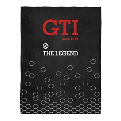 Abbildung von BRISA VW Collection Weiche Volkswagen Kuschel Fleece Schmuse Decke im Golf GTI Design (150x200cm/GTI The Legend/Schwarz)