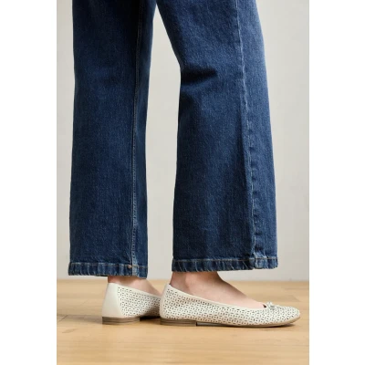 Abbildung von Tamaris Klassischer Ballerina, Damen, Größe: 38, White struct. Schuhe