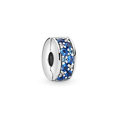 Abbildung von PANDORA Moments Blauer Pavé Clip Sterling Silber, Cubic Zirconia 791817NSBMX