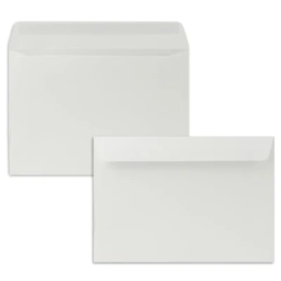 Abbildung von 50x Briefumschläge DIN C5 Hellgrau (Grau) 16,2 x 22,9 cm Haftklebung Edle Kuverts für große Einladungen und Karten zum Geburtstag oder Hochzeit
